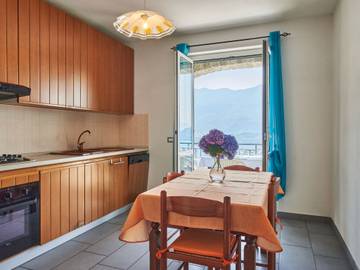 Apartment for 4 People in Comune di Vercana, Lake Como, Photo 4