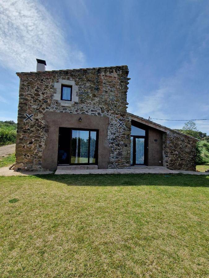 Casa rural para 7 personas, con Terraza y Jacuzzi además de Jardín y Piscina en Cruilles - 2