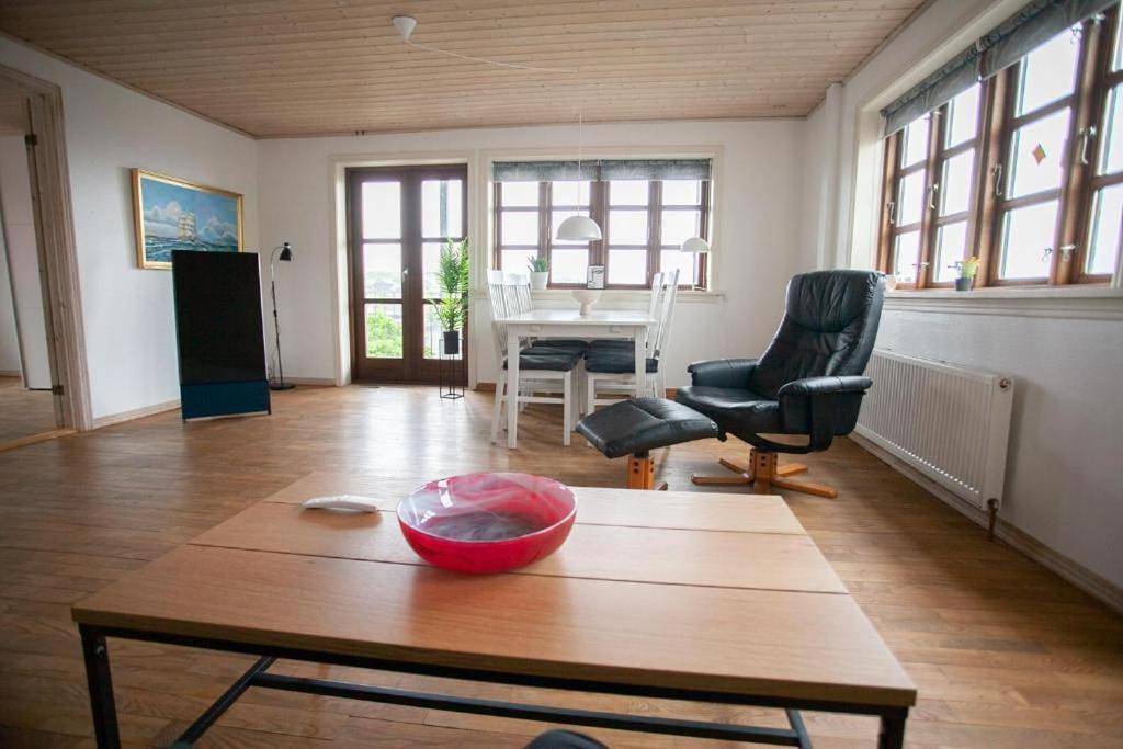Ganze Wohnung, Spacious 2 bedroom apartment downtown with a view in Tórshavn, Färöer