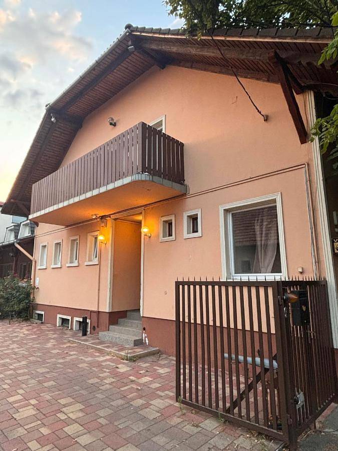 Chambre d’hôte pour 2 personnes, avec Terrasse à Vecsés