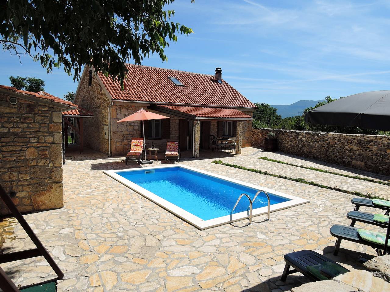 3-Zimmer-Haus mit Terrasse Gluici, Krka K-11337 in Dalmatinisches Zagora