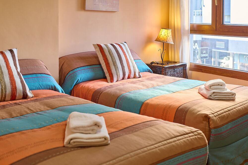 Entire apartment, \"Montilla Turismo Vacacional Ttluga\" Family-Friendly Apartment with Balcony & Wi-Fi in Montilla, Córdoba Province