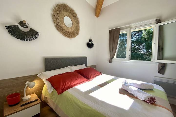 Gîte pour 4 personnes, avec balcon ainsi que piscine et jardin dans Plage Cala Rossa - 2