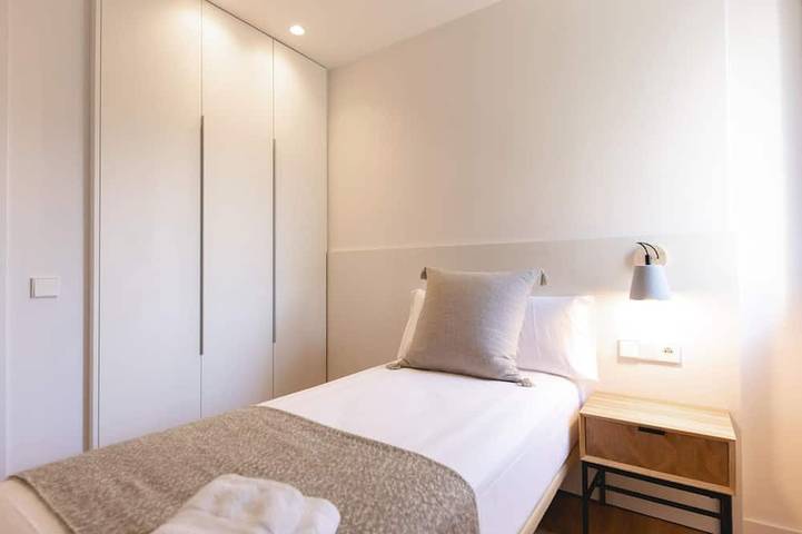 Ganze Wohnung, Bravissimo Sirenes, 2-Schlafzimmer-Wohnung im Zentrum von Girona in Girona, Gironès