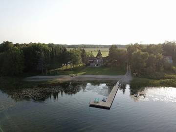 Cabin Rentals And Lodges for 14 Guests in Kawartha Lakes, Picture 2