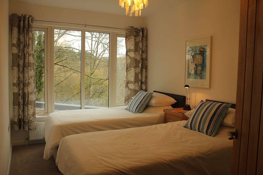 Architect Designed Eco House In A Secluded Littlehaven Private Lane in Little Haven, Pembrokeshire