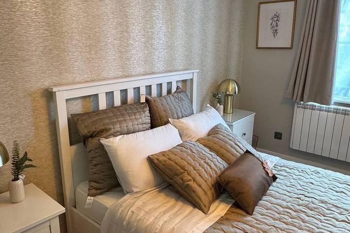 Entire apartment, Cool 1-bedroom apartment in Aylesbury in Aylesbury, Chiltern Hills