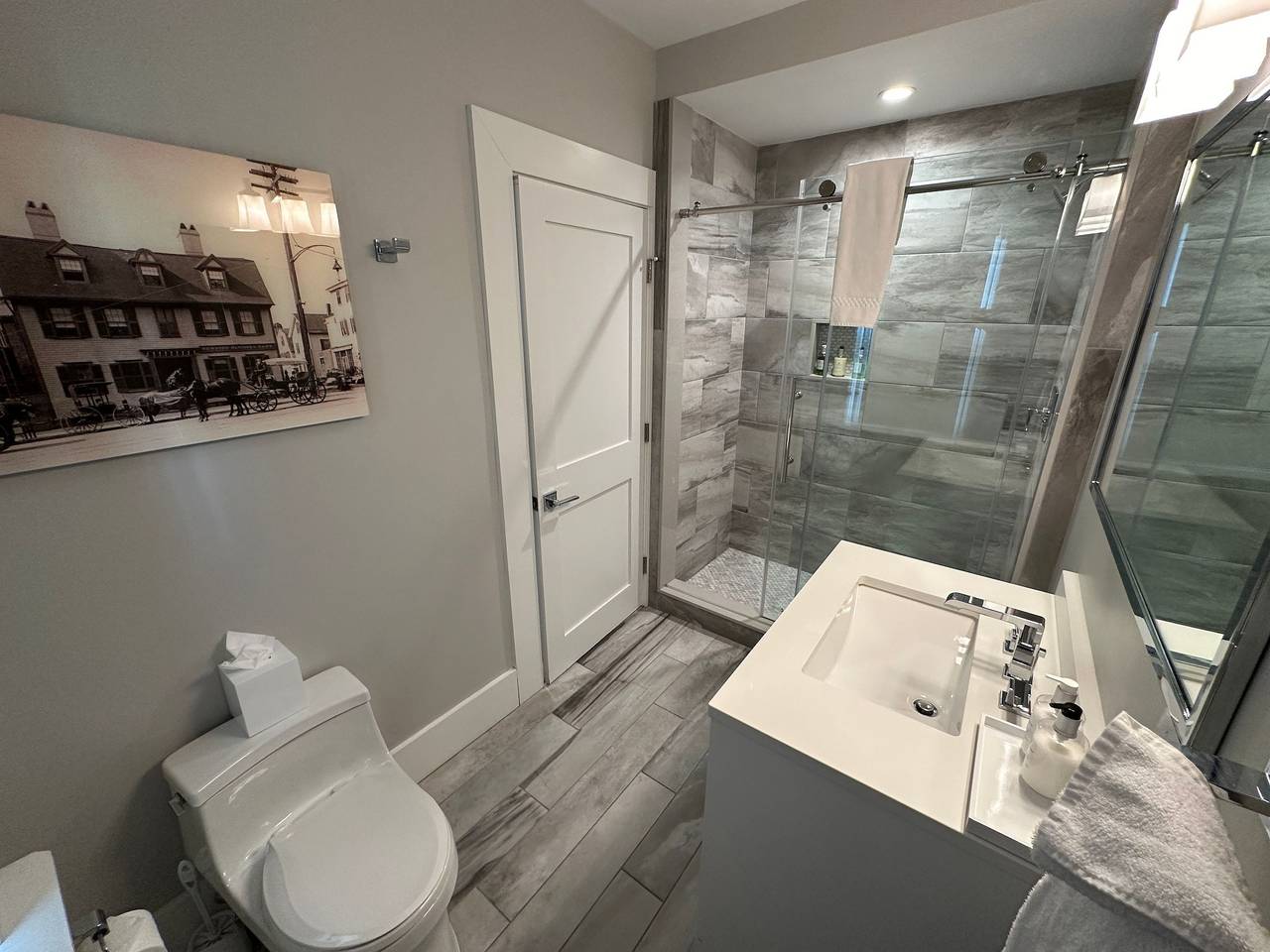 Ganze Wohnung, Bright 1 Bed/1 Bath on Historic Pelham St in Newport, Newport County