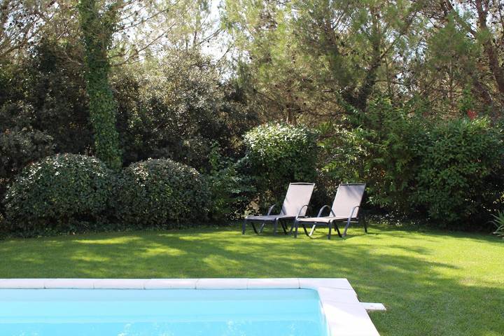 Location de vacances pour 6 personnes, avec jardin et piscine dans Golf de Pont Royal - 2