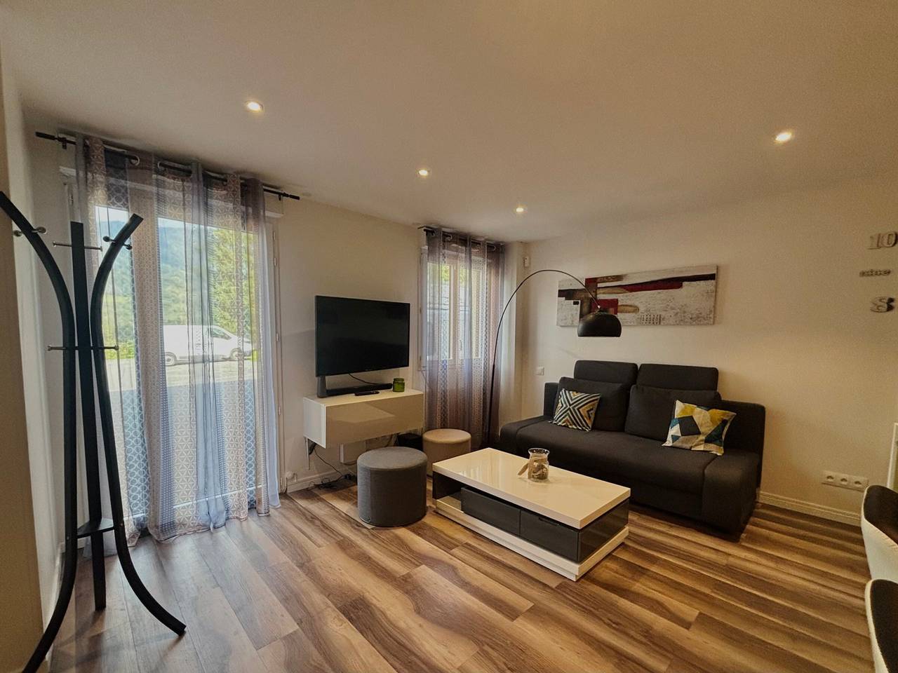 Appartement entier, Moderne T3 près de Morillon avec parking, Wifi, appareils à raclette et fondue in Bonneville, Région de Bonneville