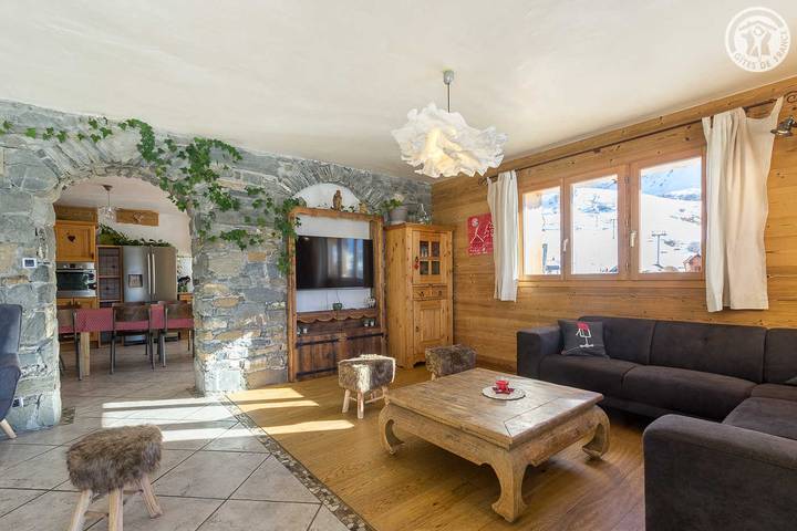 Gîte pour 14 personnes, avec terrasse dans Col du Mollard - 2