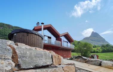 Ferienhaus für 6 Personen, mit Garten und Terrasse in Nördliches Fjordnorwegen