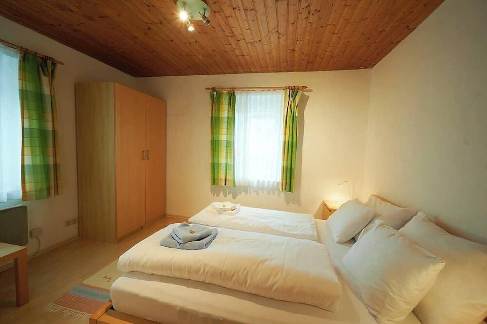 Ganze Wohnung, Cosy 2 room apartment , sleep 4, private parking in Salzburg, DMO Demo Region_1