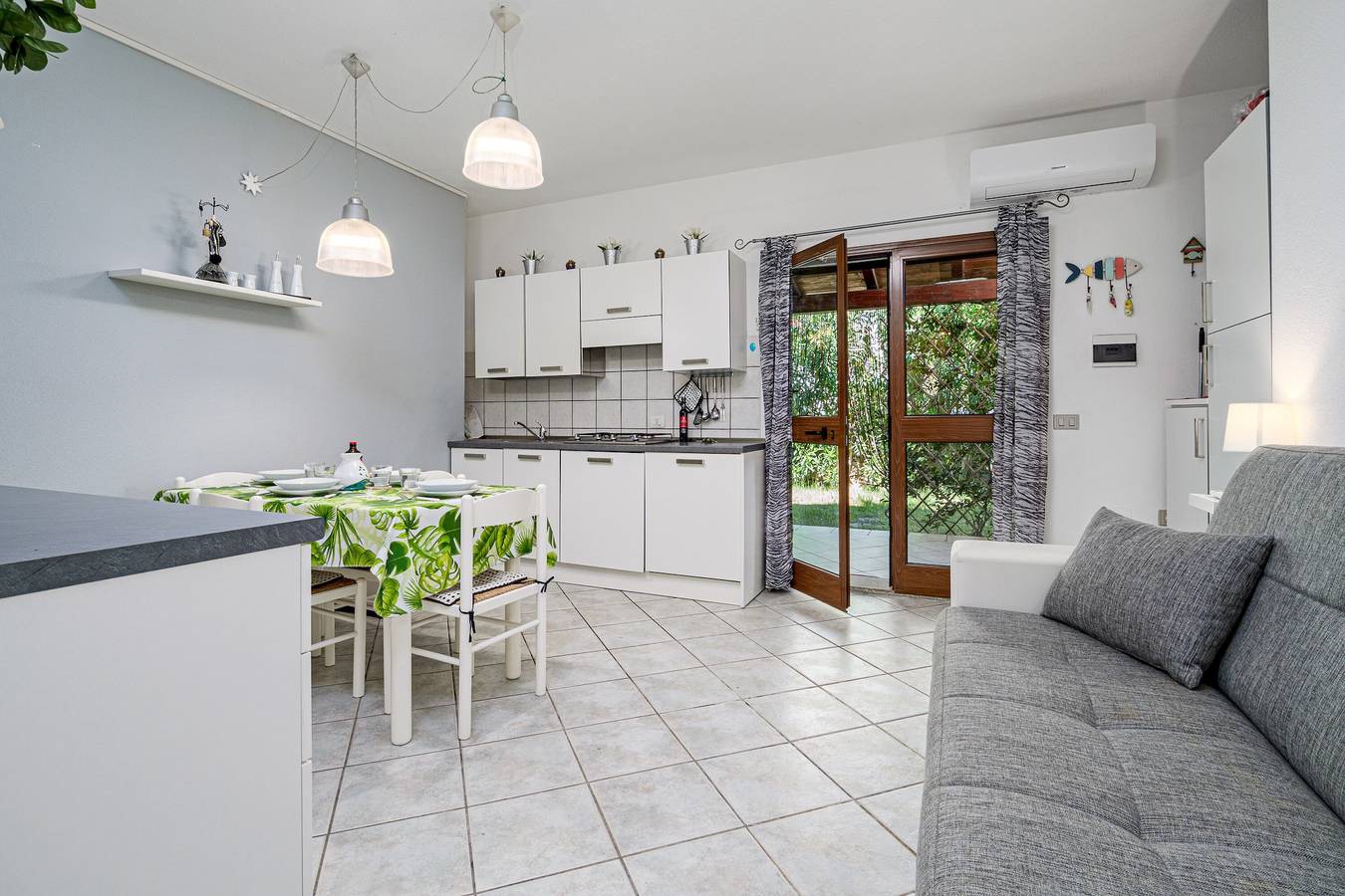 Ferienhaus 'Vespucci' mit privater Terrasse, Garten und Klimaanlage in Agrustos, Budoni