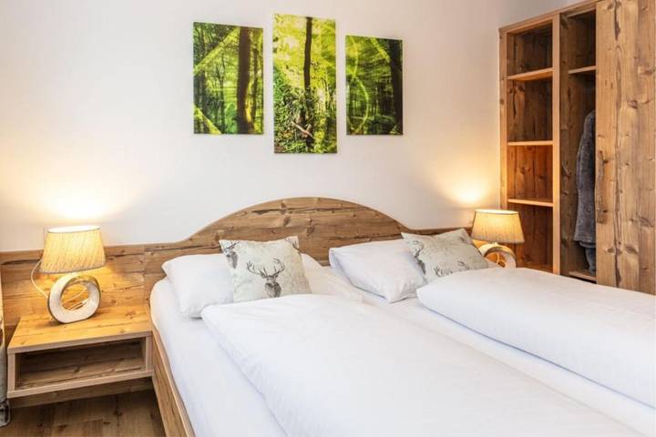 BnB für 5 Personen, mit Balkon und Ausblick in Maishofen