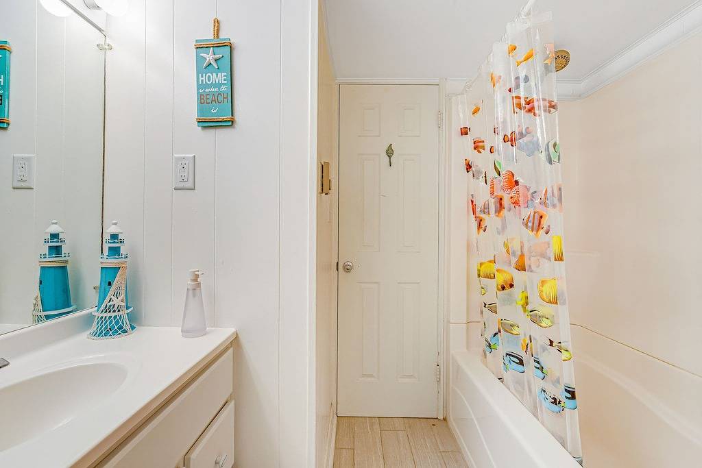 Ganze Wohnung, Bright, sunny condo with ocean and bay views in walkable Midtown location in Ocean City, Worcester County