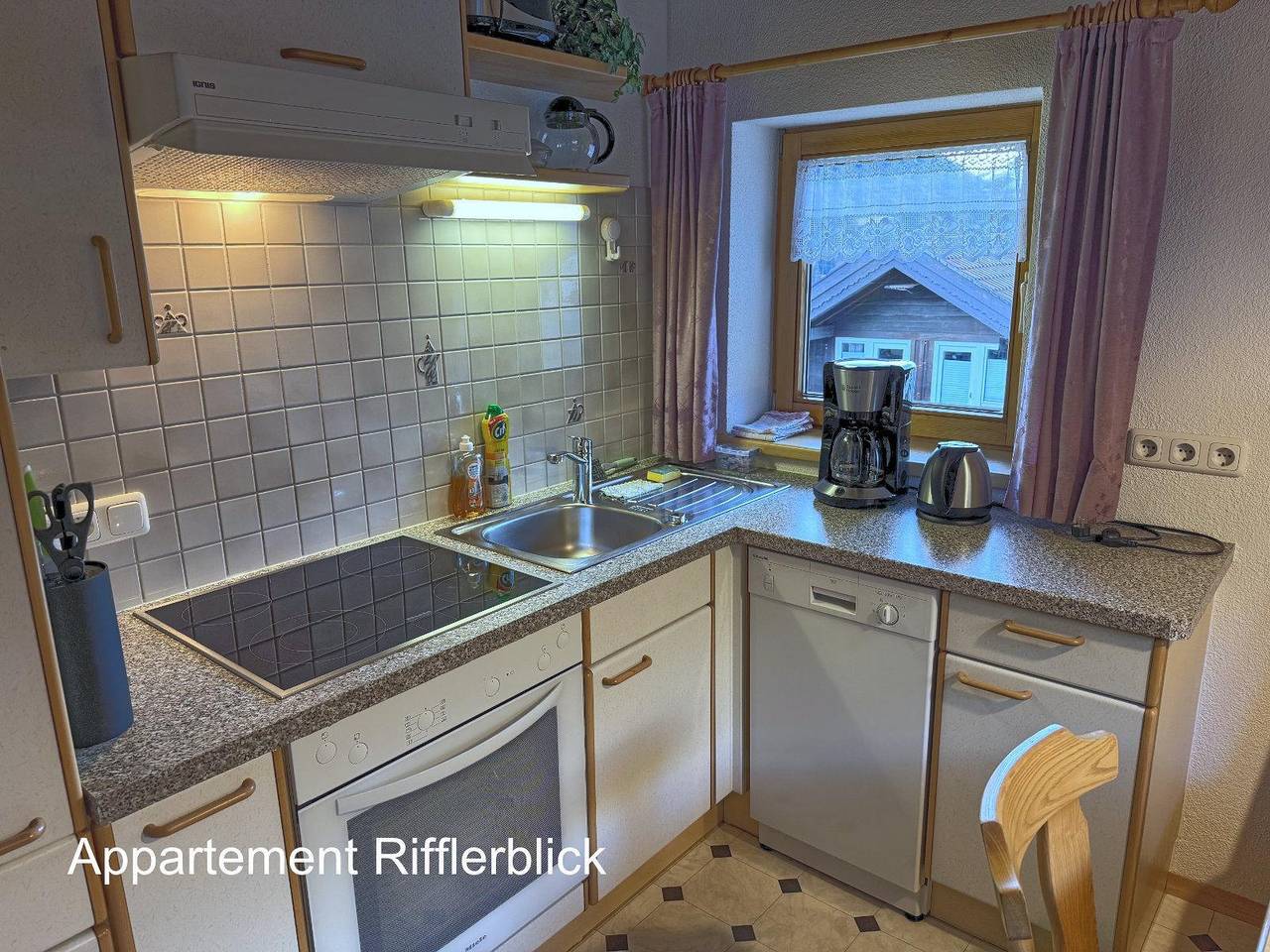 Hel semesterlägenhet, App. 2-5 Pers.: 2 Schlafräume/Dusche, Wc in Lechtal Alps, Pettneu am Arlberg