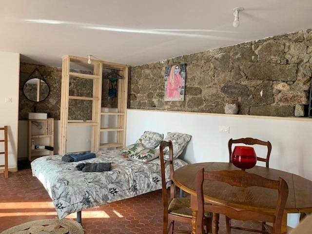Appartement entier, One-Bedroom Apartment in Cozzano, Parc naturel régional de Corse