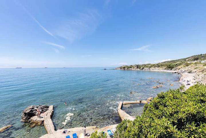 Wohnwagen für 4 Personen, mit Pool und Terrasse in Livorno - 2