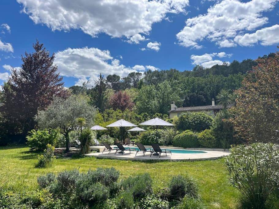 Appartement entier, Two-Bedroom Apartment in Le Thoronet, Région de Draguignan