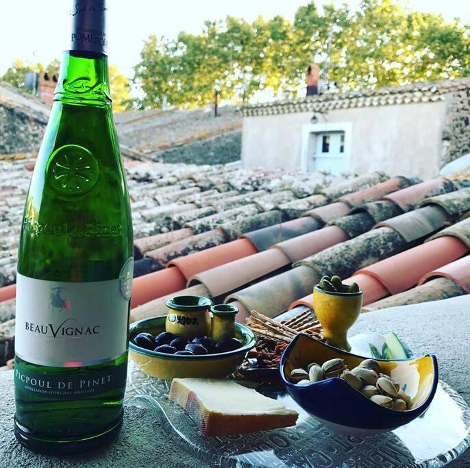Location de vacances pour 6 personnes, avec balcon et vue à Saint-Thibéry