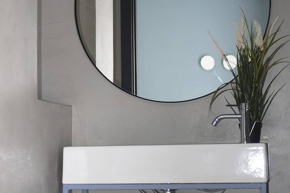 Romantic Room with Jacuzzi/hot tub, terrace and Seaview in il-Mellieha, Mellieha