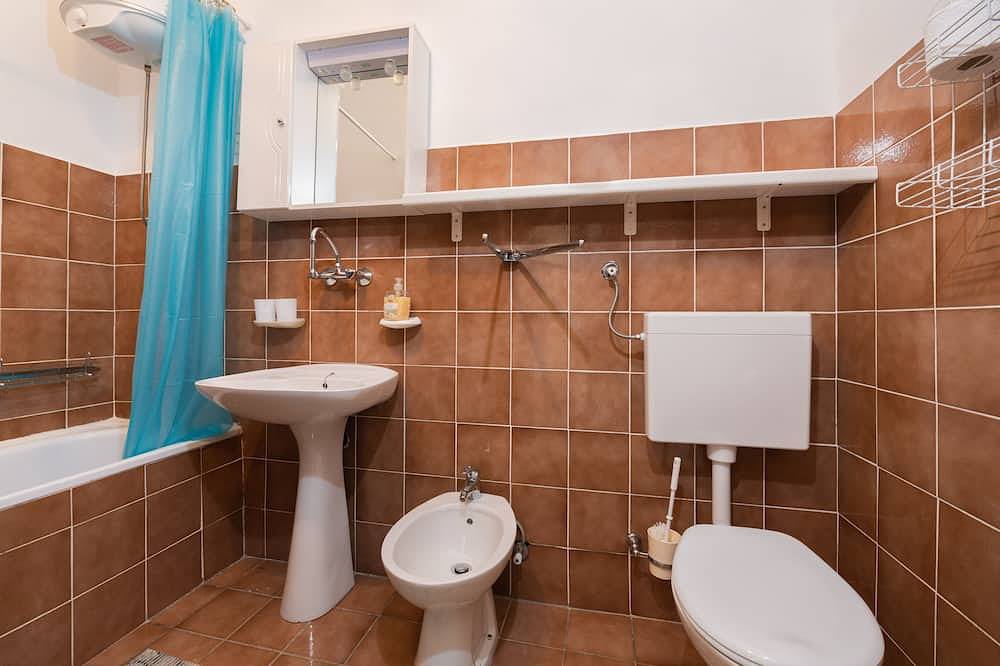 Grandiose panoramic view, holiday home with above ground pool in Plomin, Ostküste Istrien