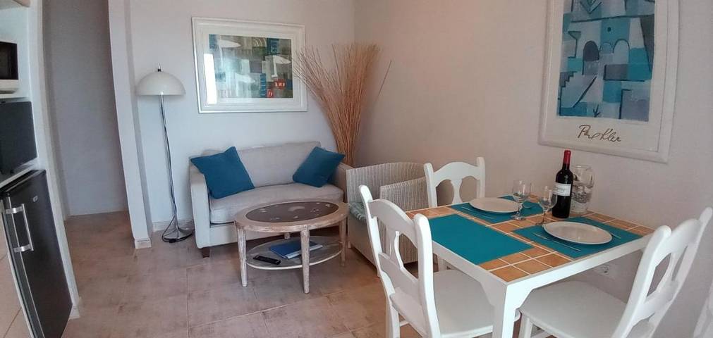 Gîte pour 2 personnes, avec jardin et vue dans Los Menores