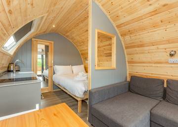 Log Cabin for 2 People in North Yorkshire, England, Photo 4