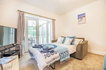 Bungalow for 6 People in Irby in the Marsh, Lincolnshire, Photo 3