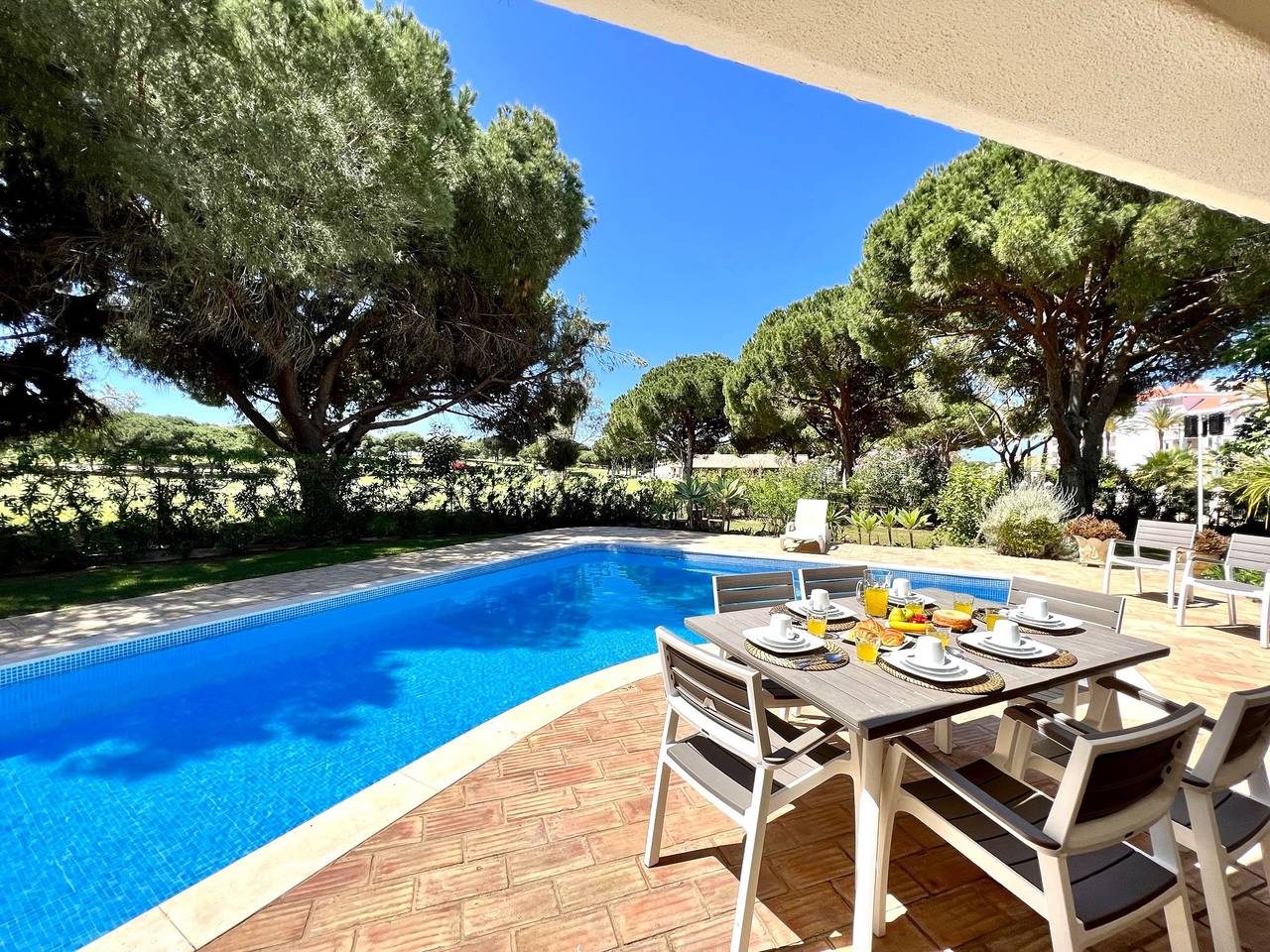 Vilamoura Amazing Golf Villa 1 With Pool in Vilamoura, Quarteira