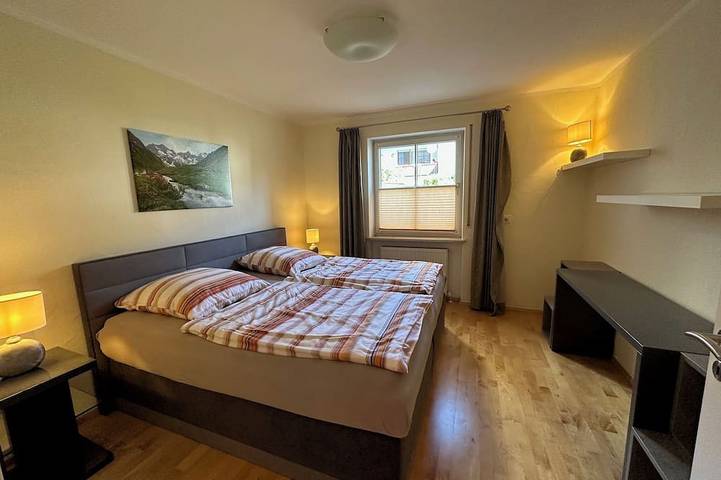 Ganze Wohnung, Ferienwohnung mit Terrasse und Garten in Piding, Berchtesgadener Alpen