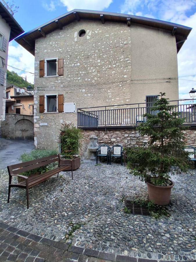 B&b per 2 persone, con panorama e vista lago nonché balcone a Toscolano-Maderno
