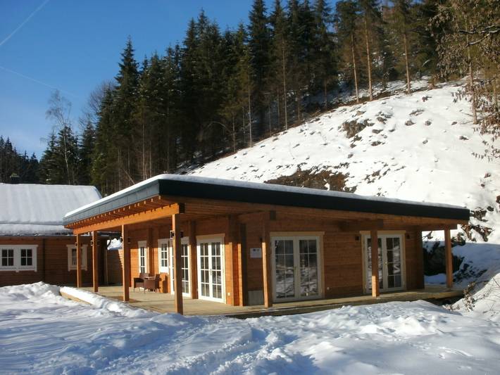 Ferienwohnung für 8 Personen, mit Balkon/Terrasse und Whirlpool sowie Terrasse und Pool in Helmbrechts
