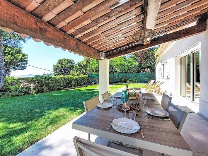 Location de vacances pour 8 personnes, avec jardin et terrasse, animaux acceptés à Saint-Cyr-sur-Mer - 3