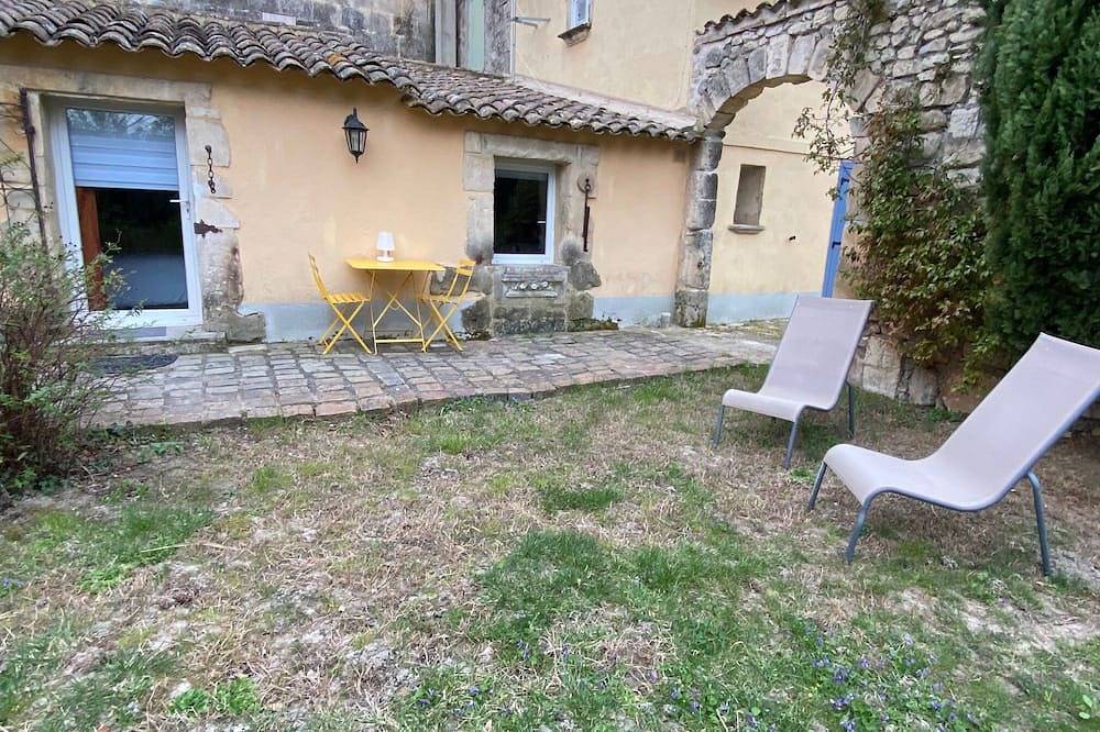 Apartamento entero, Studio Indépendant au Calme Avec Piscine in Tarascón, Region de Arles