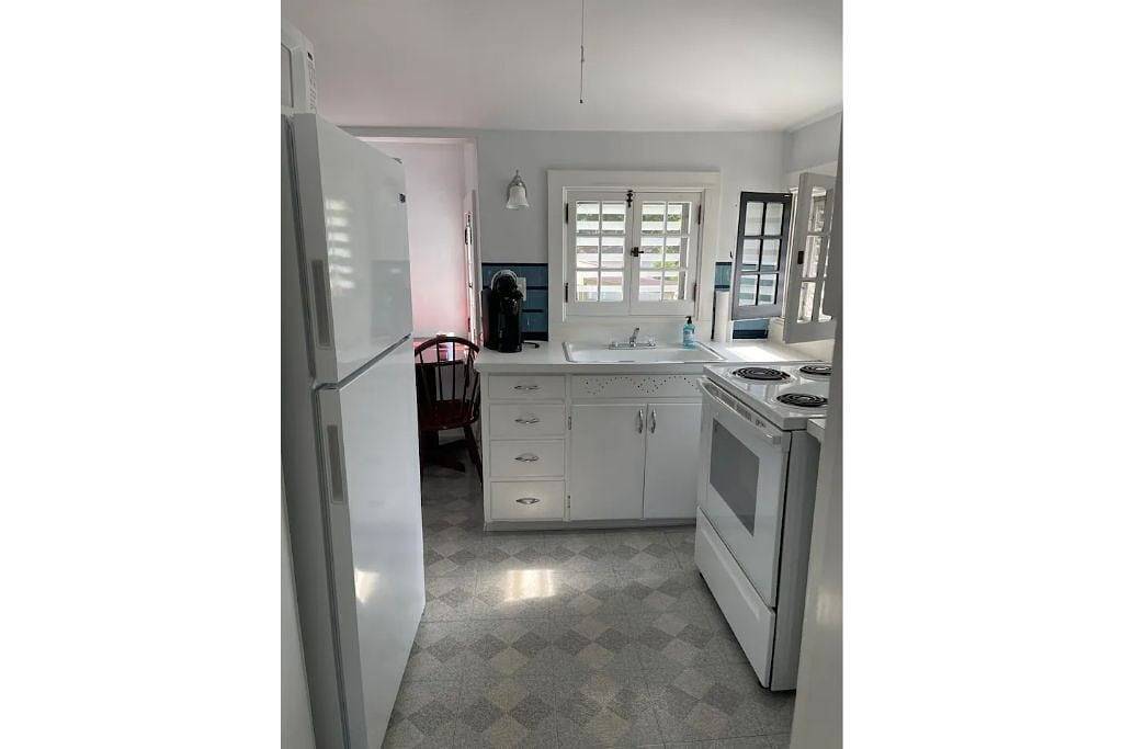 Ganze Wohnung, Cozy, Quaint, entire 1 Bedroom Apt. in Ontariosee