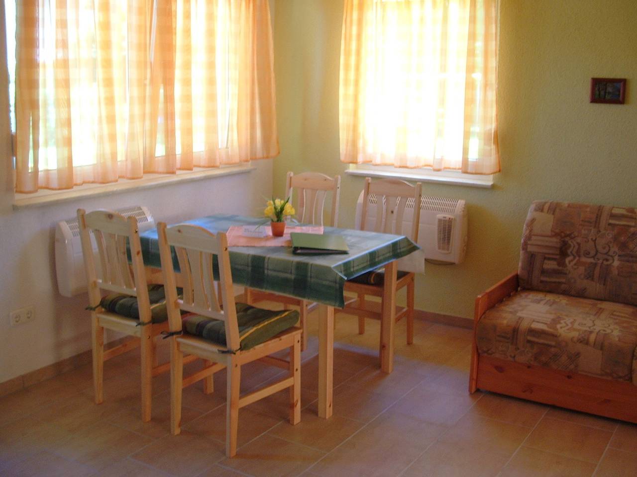 Ferienwohnung Rechts in Langenwolschendorf, Region Greiz