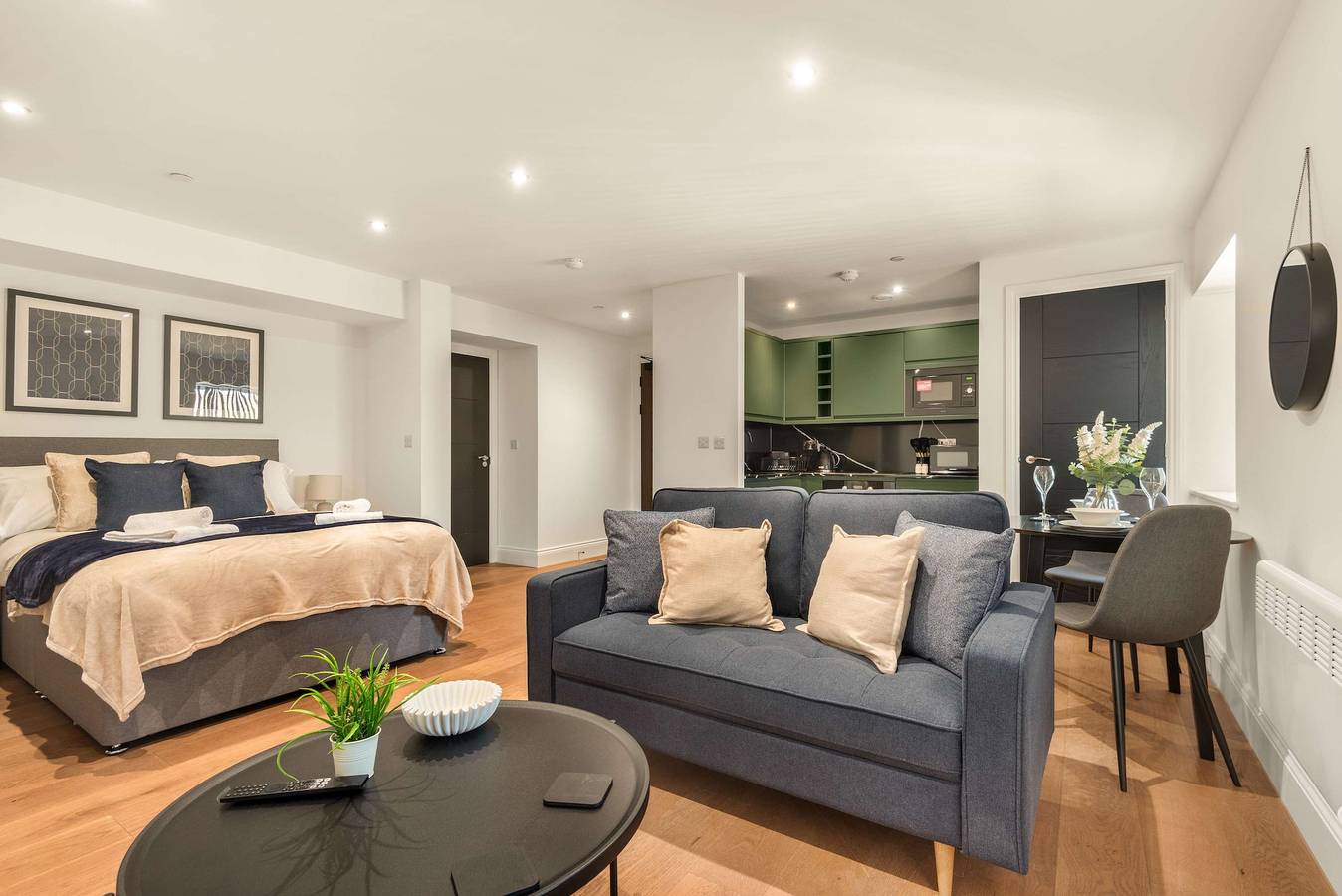 Entire apartment, Contemporary Spacious Studio in Central Sheffield in Sheffield, South Yorkshire