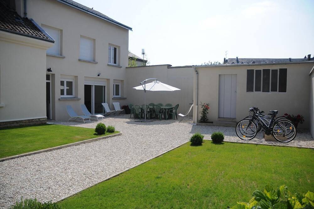 Propiedad en Green Lane en Sedan, 4 llaves, 1 dormitorio + baño + Wc en R de C, 3 bicicletas in Glaire, Ardenas