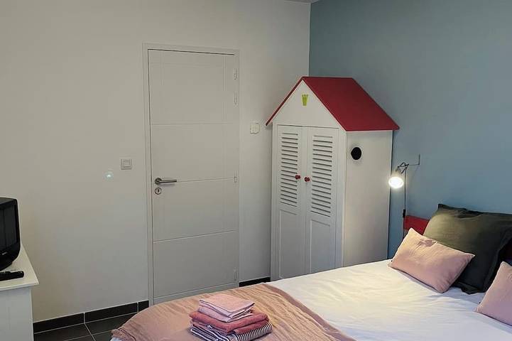 Location de vacances pour 13 personnes, avec terrasse et jardin dans Plage Saint-Colomban - 2