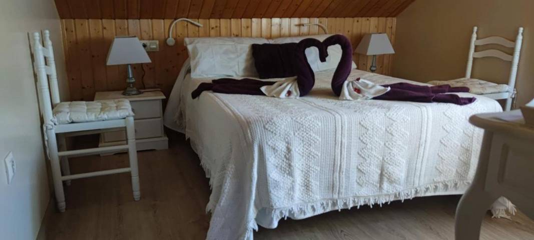 Casa rural para 13 personas, con jacuzzi y piscina además de terraza y jardín, Se admiten mascotas en Provincia de Pontevedra - 3