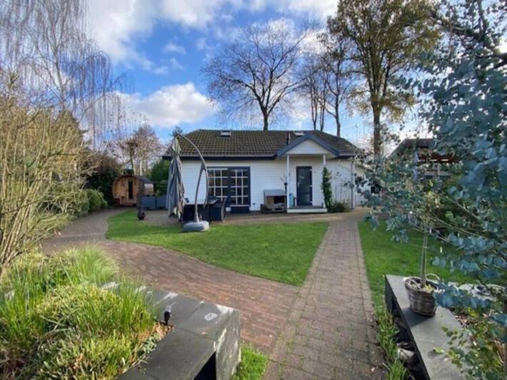 Vakantiehuis voor 6 personen, with Whirlpool and Tuin as well as Zwembad and Sauna in Barneveld Gemeente