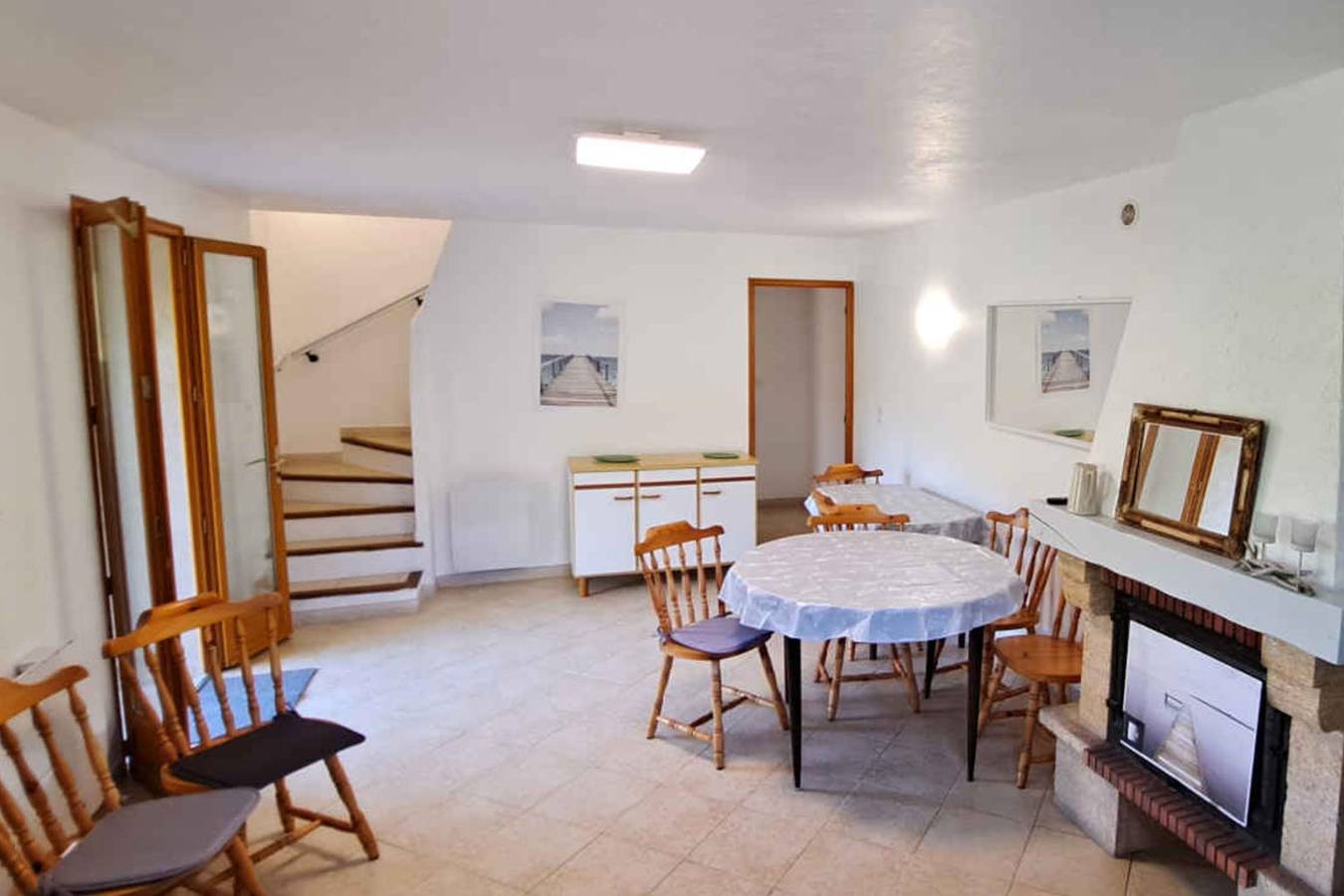 3 Bed House Sleeps 8 -Private Garden -Pets Ok in Le Bar-sur-Loup, Region de Cannes