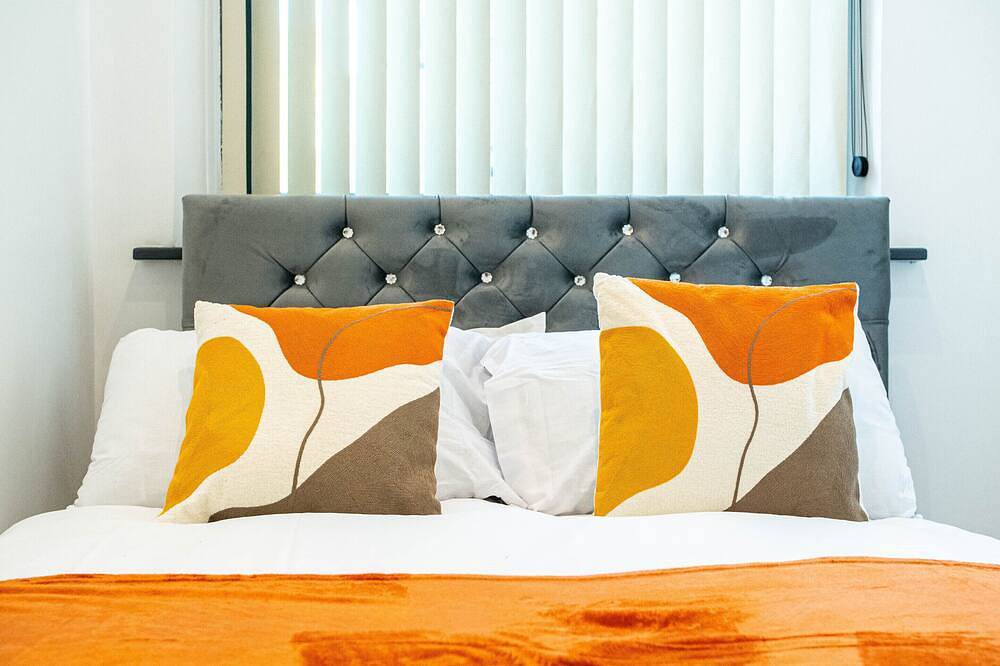 Entire apartment, Hayy Apartments Stylish & Central Stays in Barnsle in Barnsley, South Yorkshire