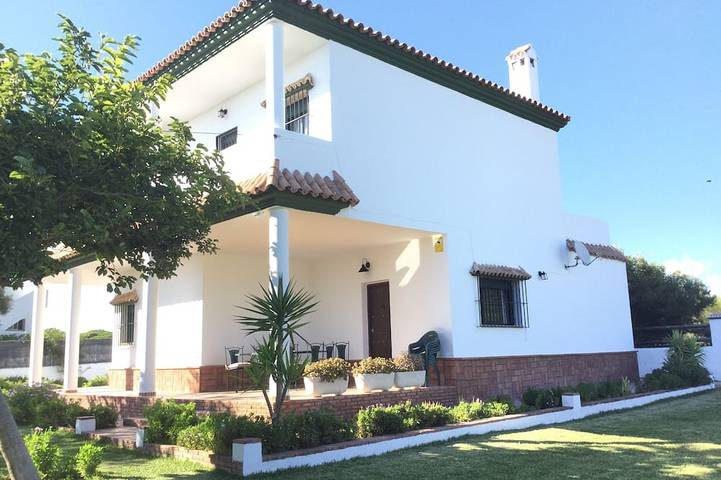 Chalet para 8 personas, con jardín y jacuzzi, Se admiten mascotas - 1