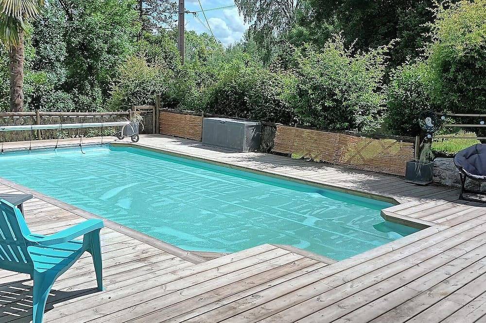 Roulotte avec piscine partagée in Castelnau-sur-Gupie, Région de Marmande