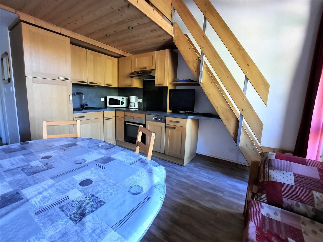 Ganze Wohnung, Gemütliche Wohnung 50m von den Pisten, 2 Zimmer für 6 Personen, Balkon und verfügbare Services in Les Menuires, Saint-Martin-de-Belleville
