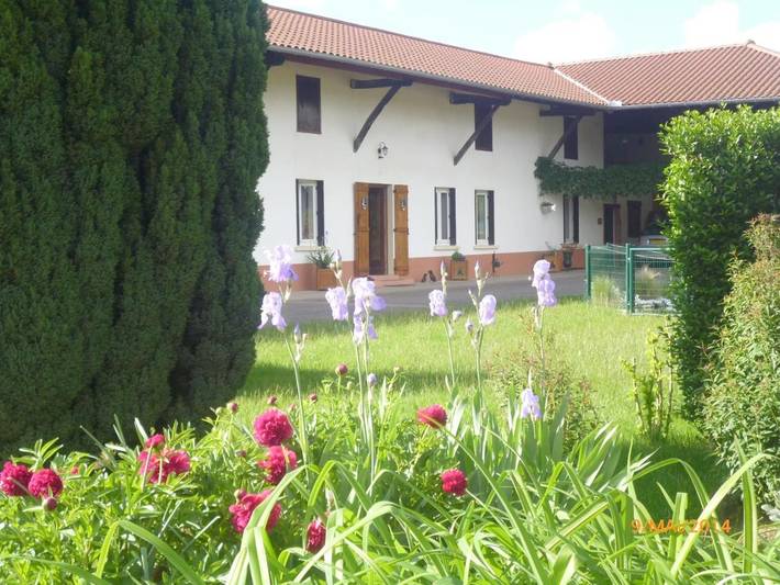 Location de vacances pour 2 personnes, avec jardin et vue à Crottet - 2