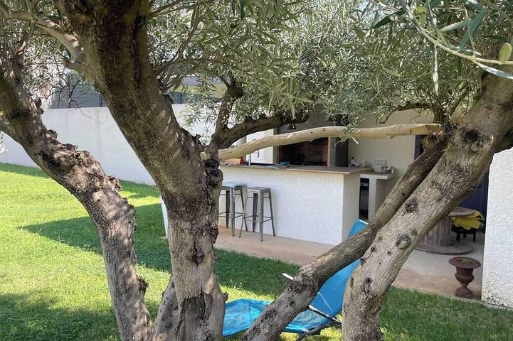T4 family villa with garden and 8x4 pool equipped pool house in Lunel-Viel, Costa mediterránea (Francia)